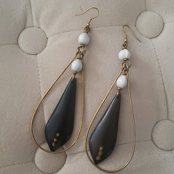 Jewelry - NWOT handmade drop earrings from Nigeria
